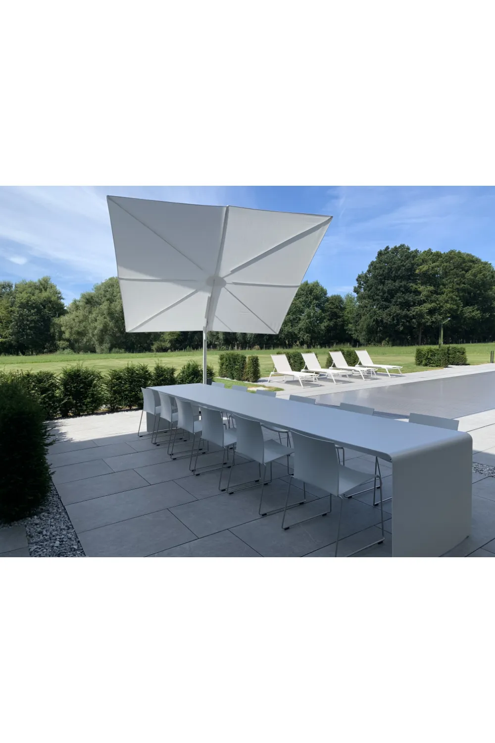 Square Outdoor Cantilever Umbrella (9’ 10”) | Umbrosa Versa UX