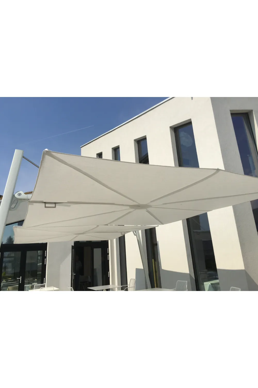 Square Outdoor Cantilever Umbrella (9’ 10”) | Umbrosa Versa UX