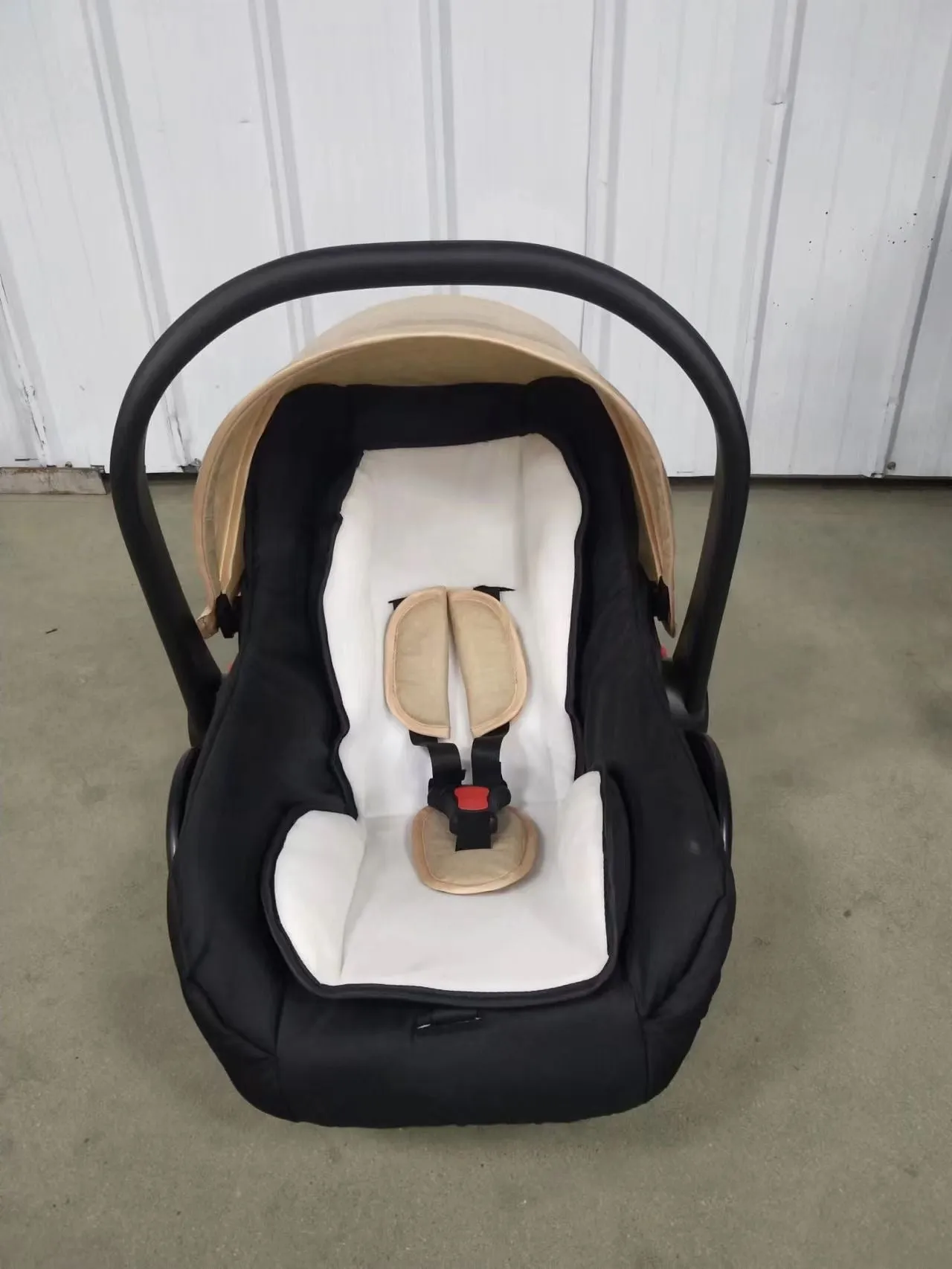 The Flex Beige: 3 in 1 Stroller, Open Bassinet, and Capsule Car Seat Combo